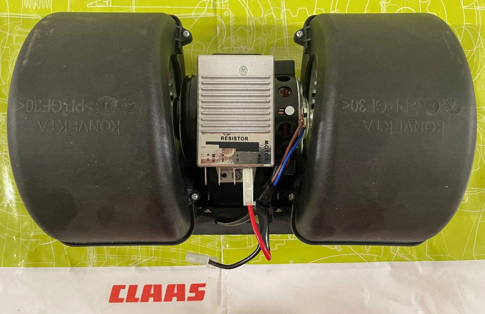 Ventilador de aire original CLAAS (Tipo 1) para el sistema de climatización de la cabina en oferta. Recambio oficial diseñado para garantizar un flujo de aire óptimo y el confort térmico del operario.