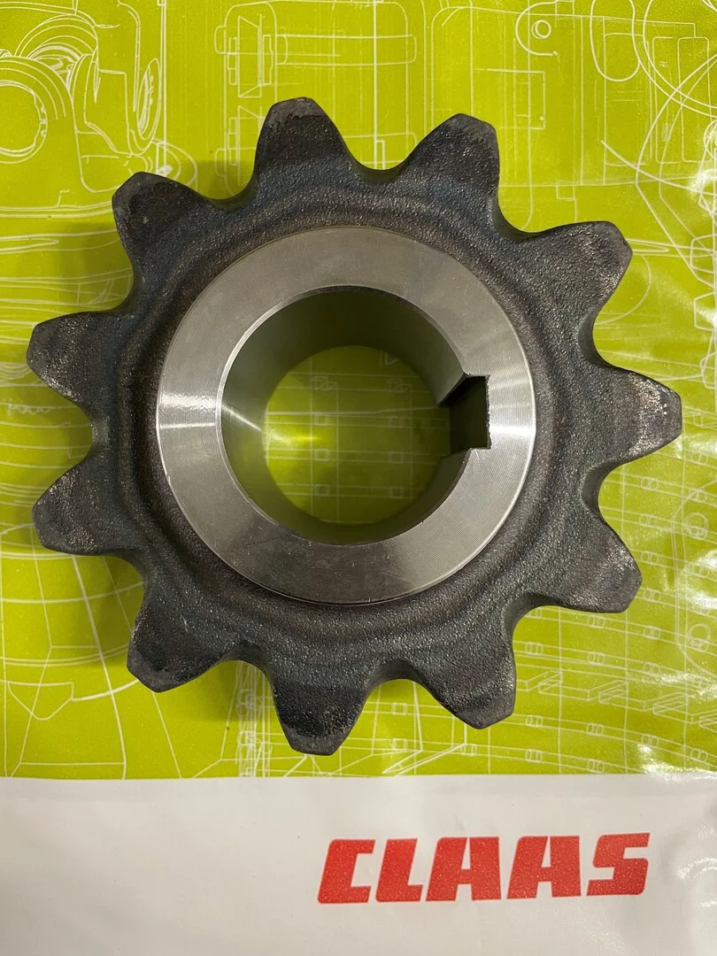 Piñón original CLAAS para el eje superior del acarreador de cosechadora en oferta. Recambio oficial diseñado para una transmisión de potencia eficiente y duradera.